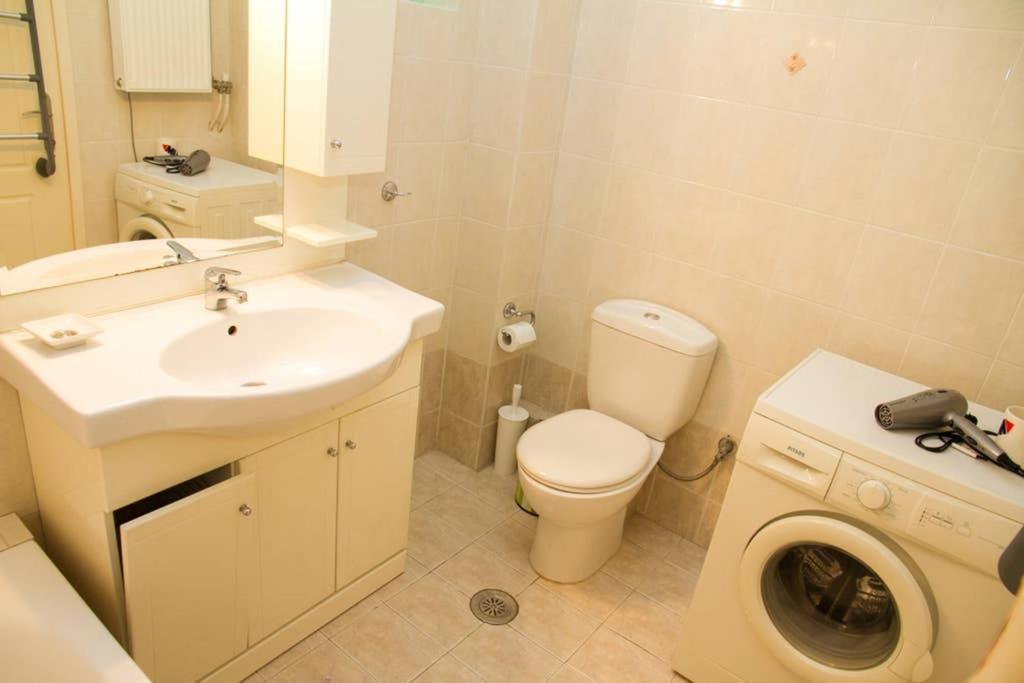 Spacious Family Flat Near Parthenon Free Parking Афины Экстерьер фото
